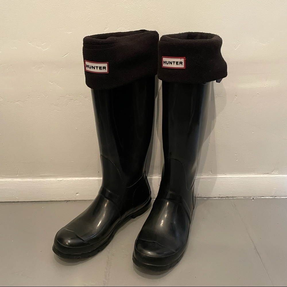 • Tall HUNTER Gloss Rain Boots in Black with Socks •